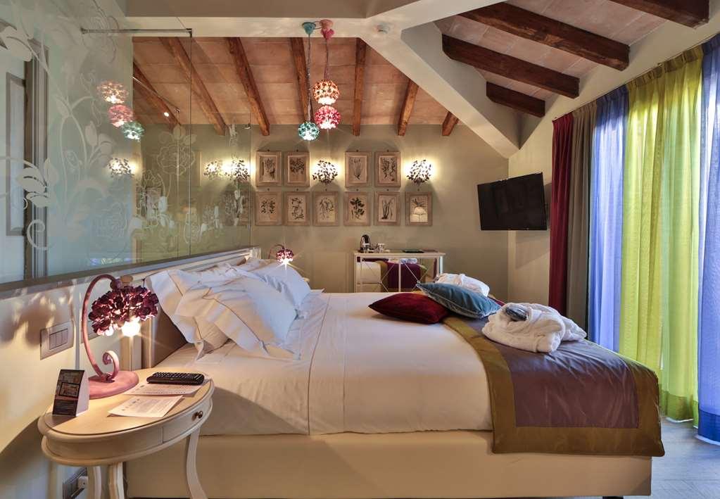 Ville Sull'Arno Firenze Camera foto A room at the hotel