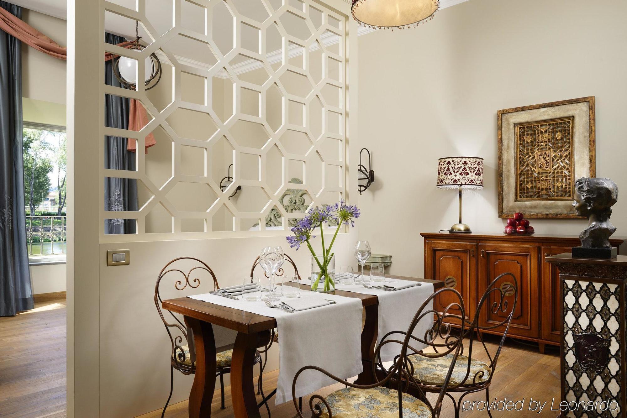 Ville Sull'Arno Firenze Esterno foto A dining room