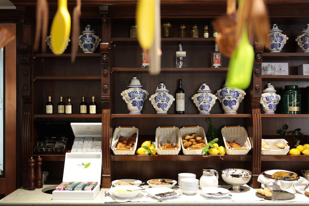 Ville Sull'Arno Firenze Esterno foto A traditional Dutch breakfast