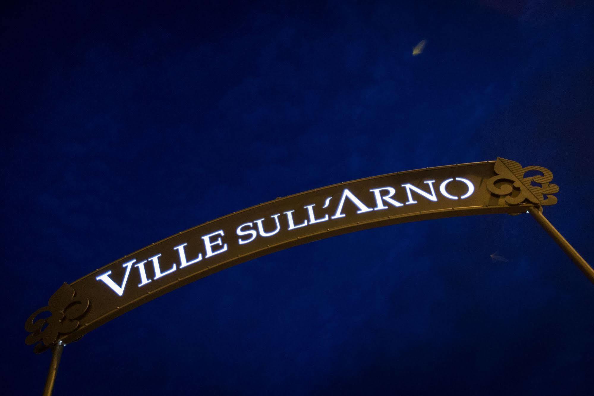Ville Sull'Arno Firenze Esterno foto Entrance to the village